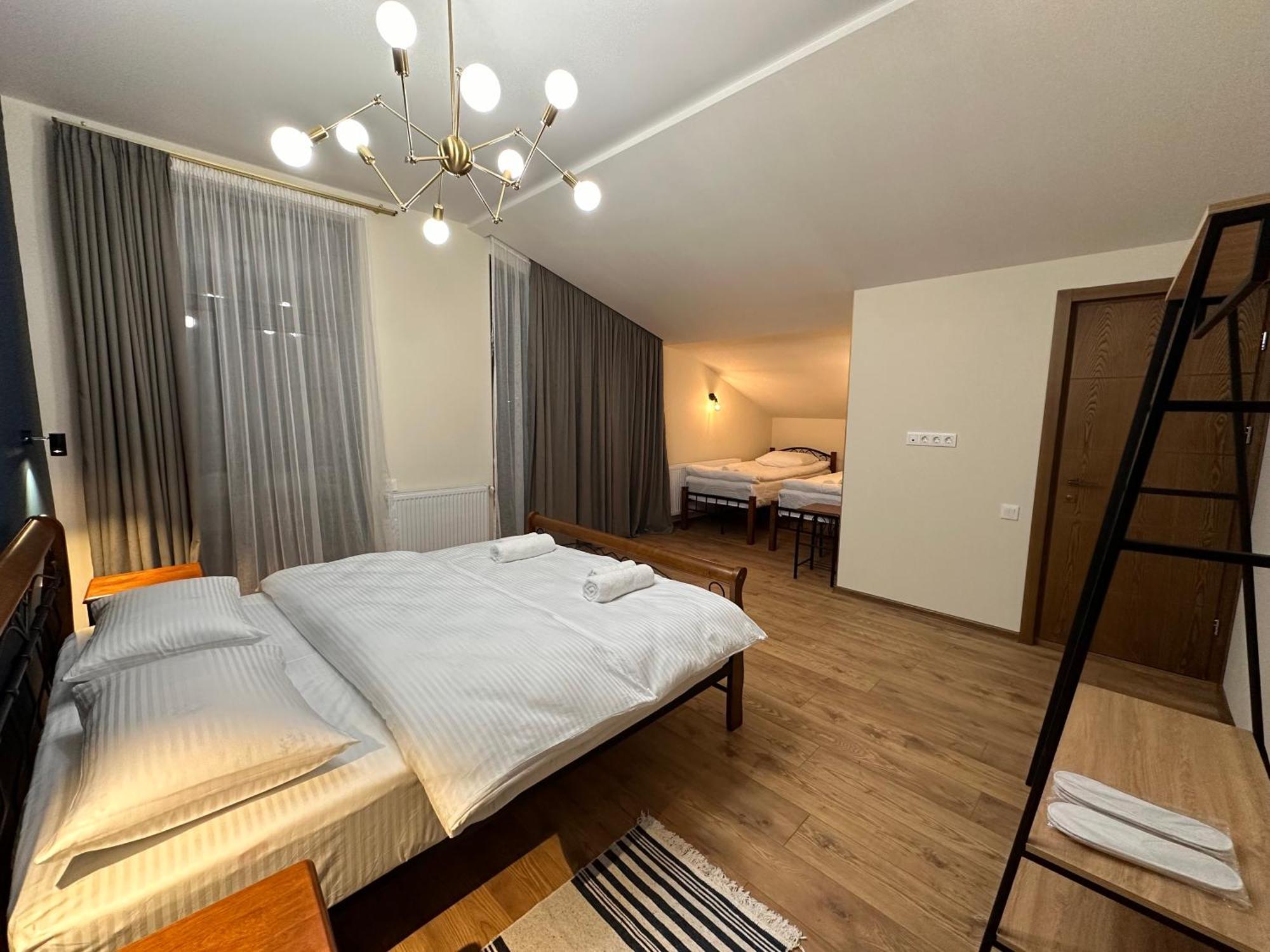 Hotel Mountime Kazbegi ภายนอก รูปภาพ
